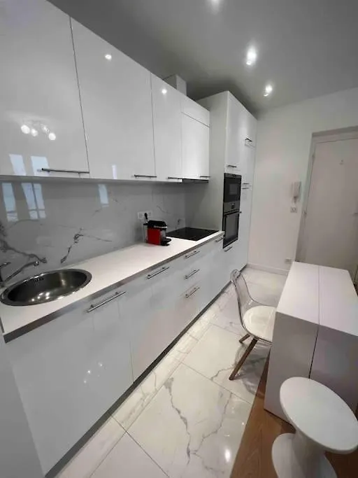 Luxury Appartment, Champs Elysees, Neuf ! Париж Апартаменты