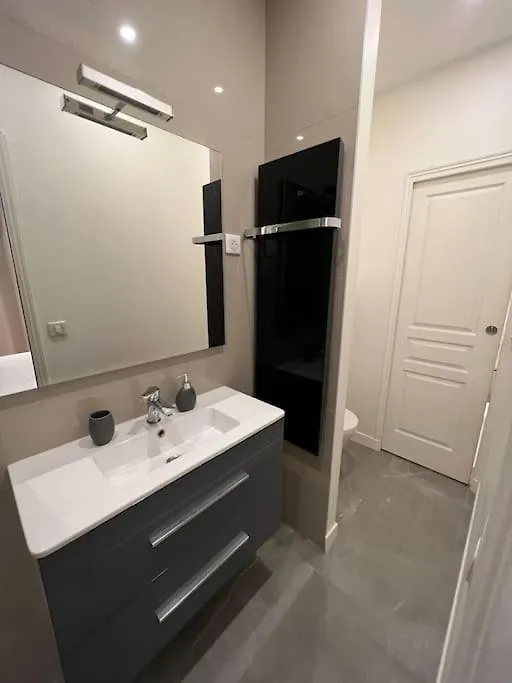 Luxury Appartment, Champs Elysees, Neuf ! Париж 0*,  Франция
