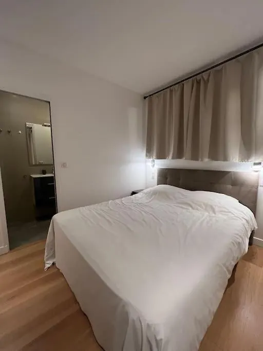 Luxury Appartment, Champs Elysees, Neuf ! Париж