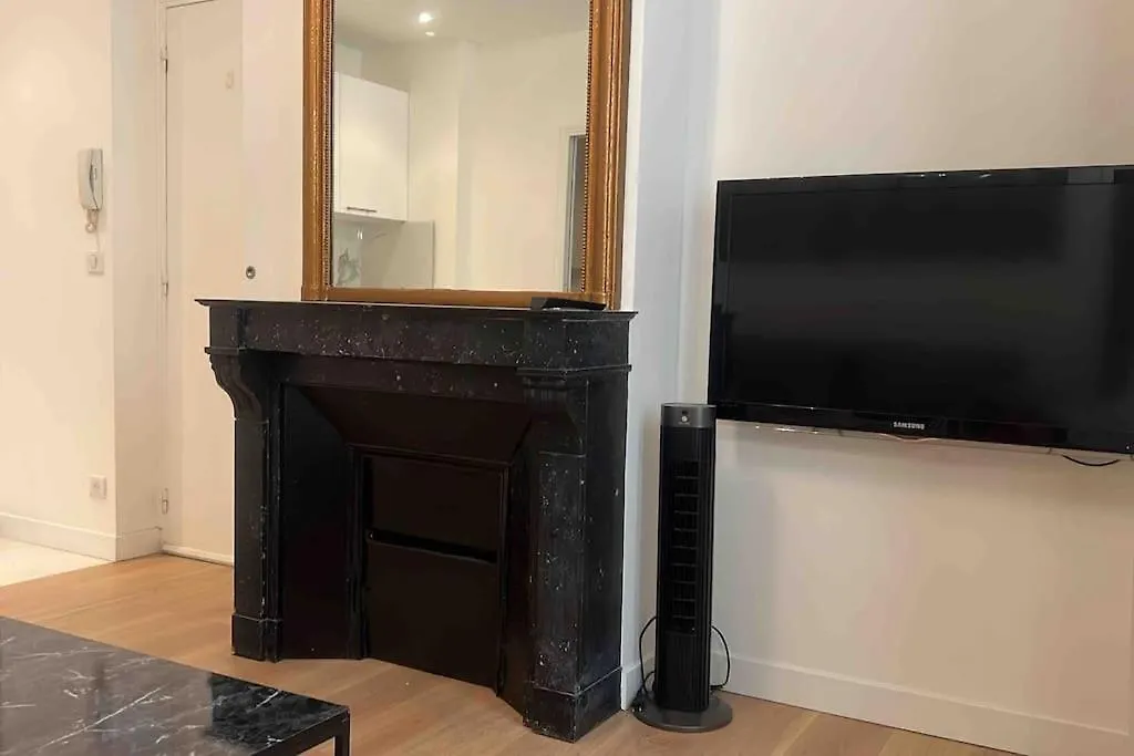Luxury Appartment, Champs Elysees, Neuf ! Париж