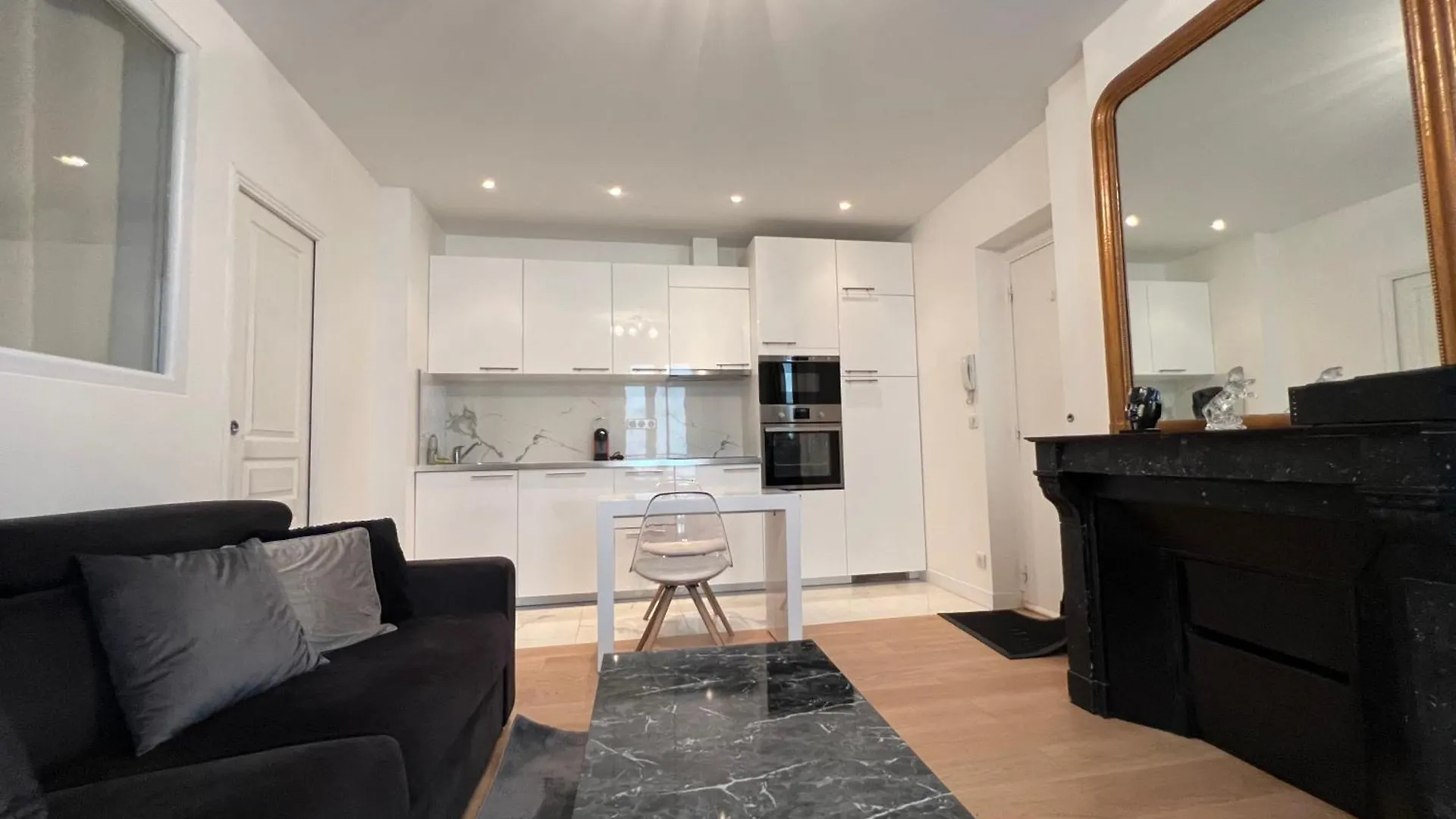 Luxury Appartment, Champs Elysees, Neuf ! Париж Франция